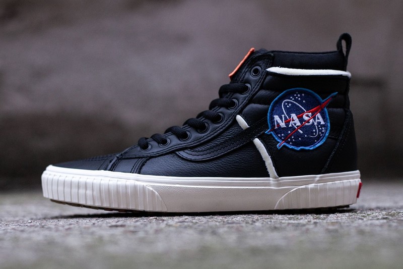 Vans top nasa black